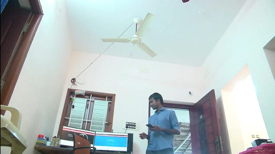 தானாக பேன் சுற்றும்போது...