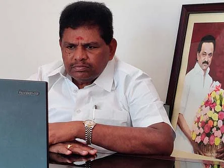 திருச்செந்தூர்: வி.சி.க நிர்வாகிமீது நடந்த தாக்குதல்! - தி.மு.க., எம்.எல்.ஏ-மீது புகார்