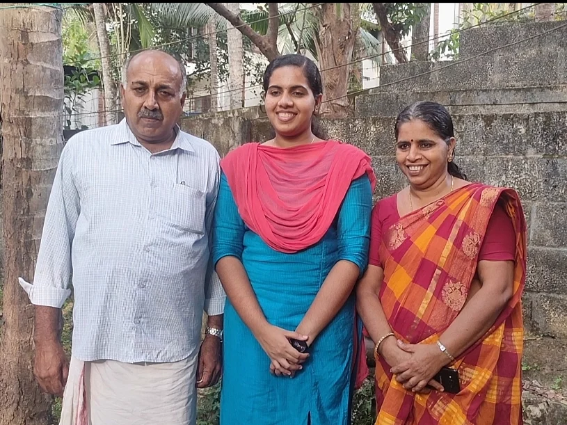 ``ஆர்யா என ஏன் பேர் வெச்சோம் தெரியுமா?" - திருவனந்தபுரம் இளம் மேயரின் பெற்றோர் பெருமிதம்