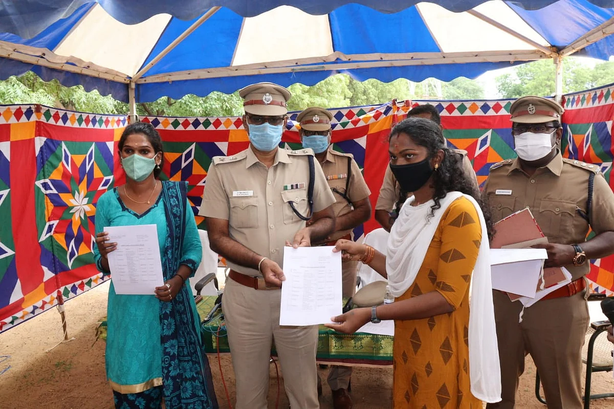 நியமன ஆணை பெறும் திருநங்கை லக்ஷயா