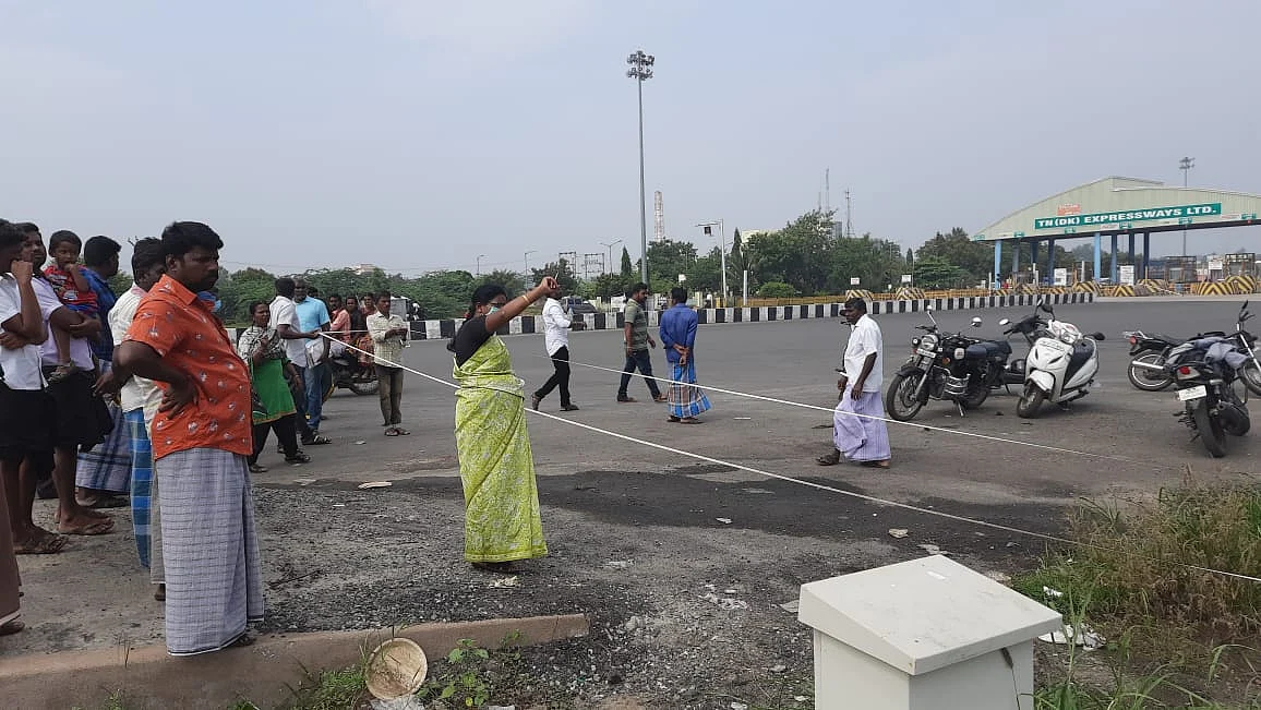 போராடிய மக்கள்