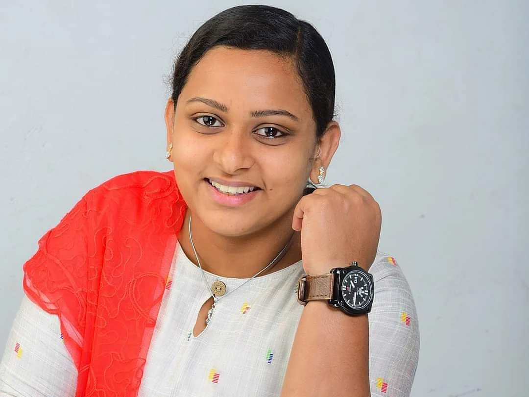 21 வயது பூர்த்தியான அடுத்தநாள் வேட்பு மனுத்தாக்கல்... இப்போது வெற்றி... கவனம் ஈர்த்த கேரள இளம்பெண்!