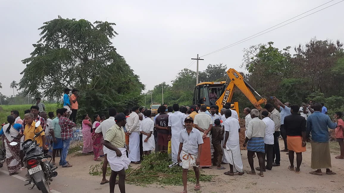 மக்கள் போராட்டம்