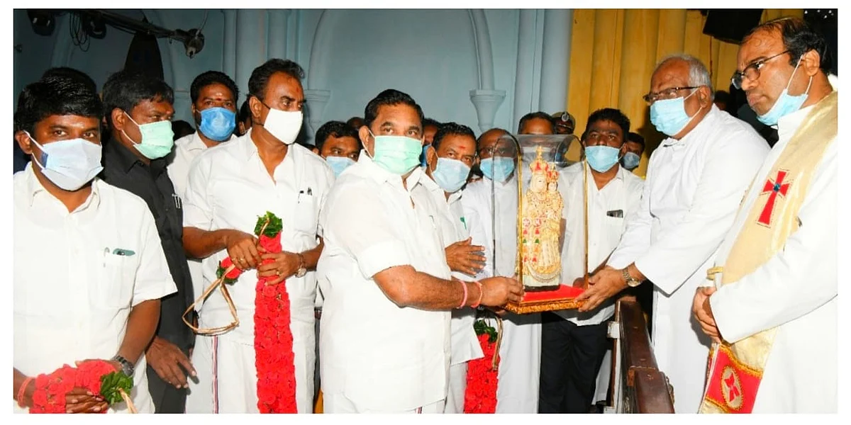 வேளாங்கண்ணியில் எடப்பாடி பழனிசாமி