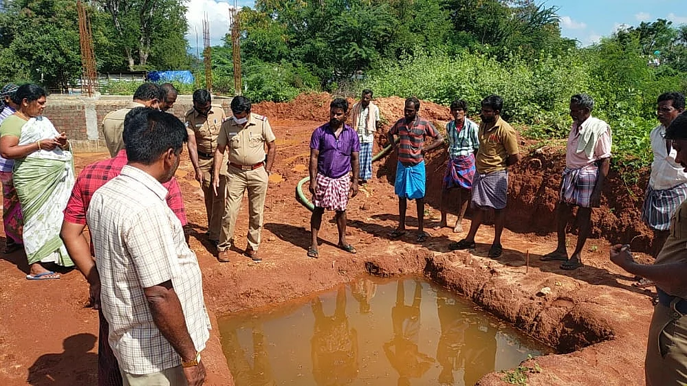 சிறுவன் ஹரீஸ் விழுந்த குழி