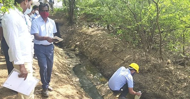 நீர் மாதிரி சேகரிப்பு
