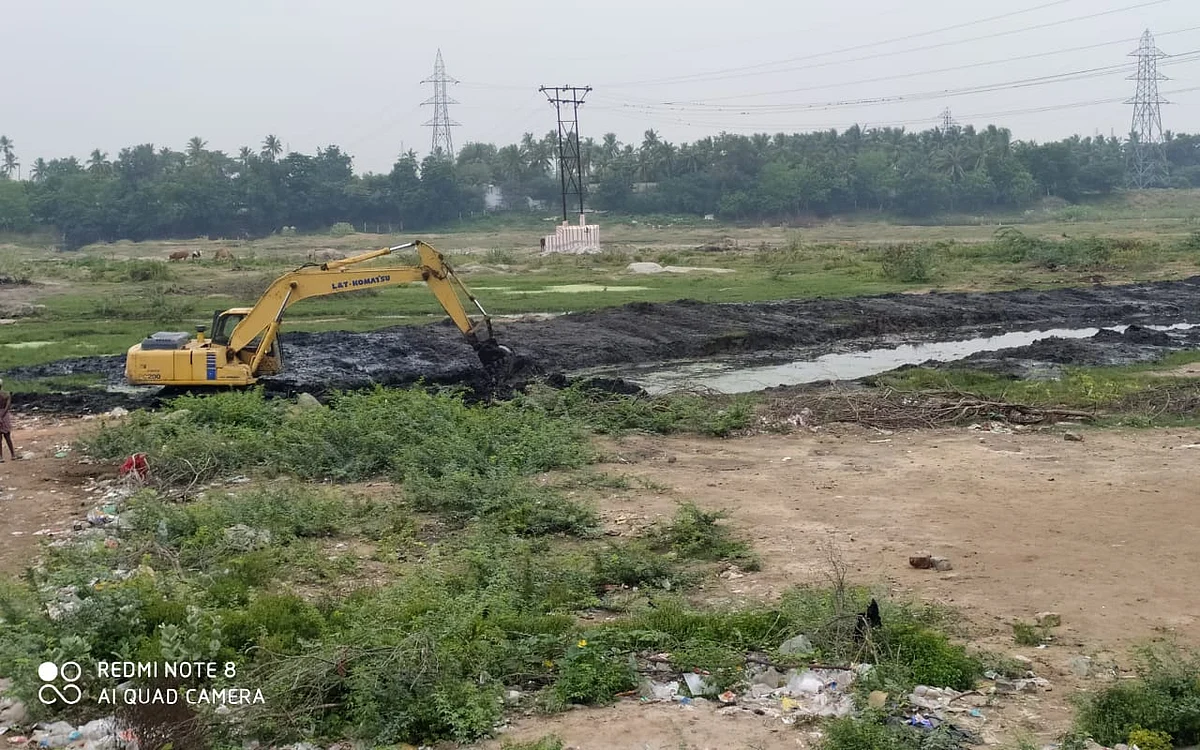 அமராவதி ஆற்றுக்குள் சாக்கடைக் கால்வாய்