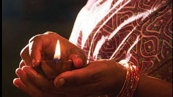 கடன் தொல்லை நீக்கும் 8 வழிபாடுகள்