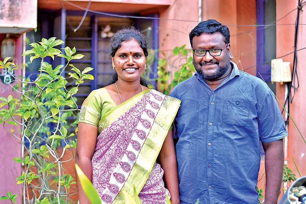 கணவருடன்...