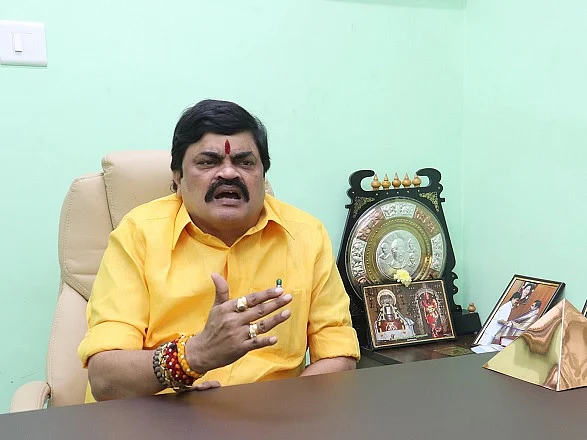 ``ரஜினி, அஜித்திடம் உண்மை இருக்கிறது!’’ - சர்டிஃபிகேட் கொடுக்கிறார் ராஜேந்திர பாலாஜி!