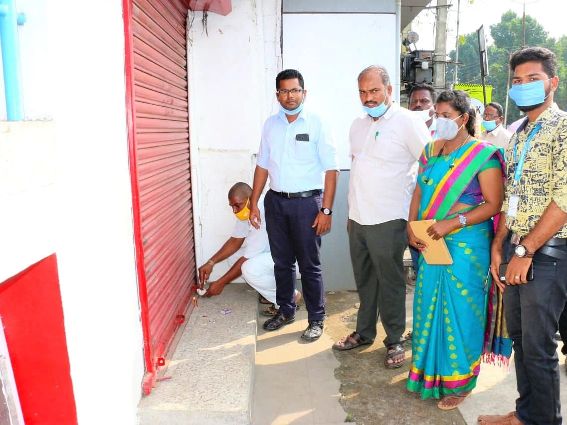வேலூர்: இந்தியன் ரெட்கிராஸில் முறைகேடு; நிர்வாகக்குழு கூண்டோடு கலைப்பு! - கலெக்டர் அதிரடி