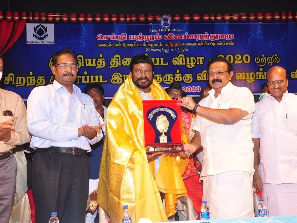 புதுச்சேரி: `ஏற்கெனெவே நிறைய குழப்பம்..!’ - ரஜினி, கமல் குறித்த கேள்விக்கு கலகலத்த பார்த்திபன்