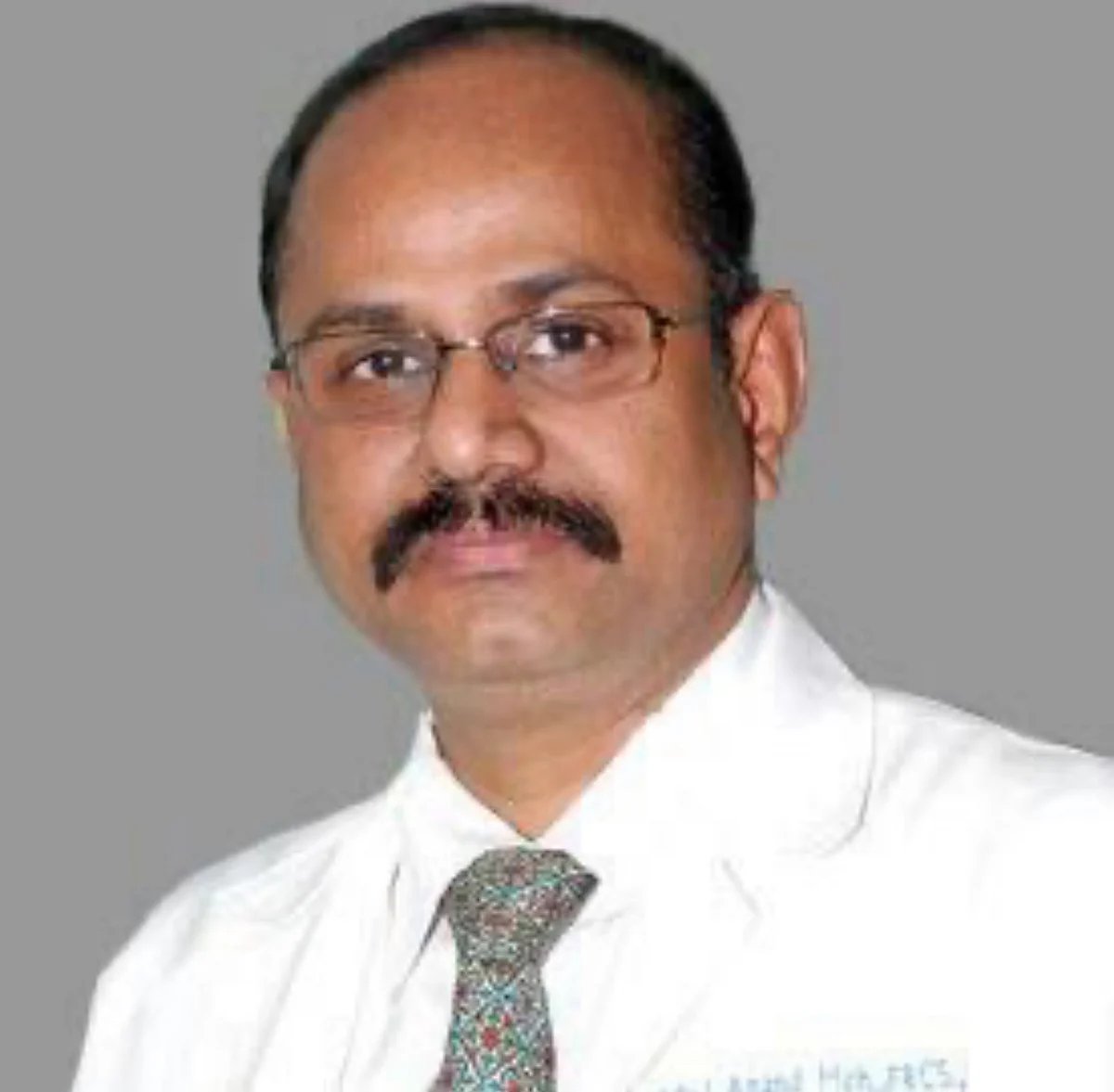 இரைப்பை சிகிச்சை மருத்துவர் ஆனந்த்