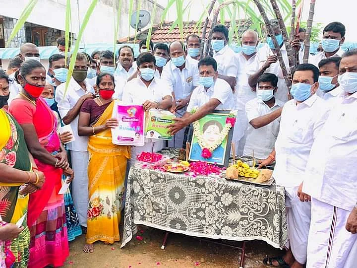 `பித்தளைப் பானை முதல் நெய் வரை!’ - விஜயபாஸ்கரின் பொங்கல் சீர்; கொதிக்கும் எதிர்க்கட்சிகள்