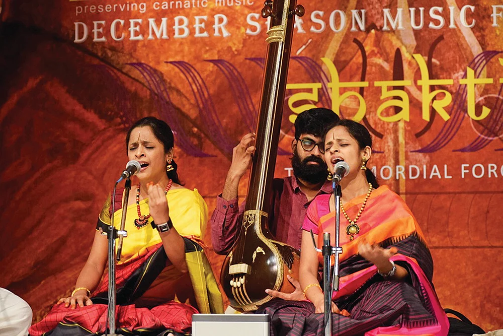 அக்கரை சகோதரிகள் வாய்ப்பாட்டு