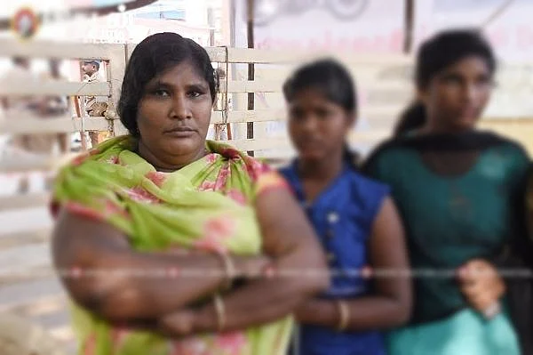 குடியரசு விழா மைதானத்தில் சுமன் குடும்பத்தினர்