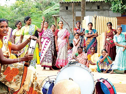 சேவைப் பெண்கள்! : 5 - இருள் நீக்கும் ராணி!