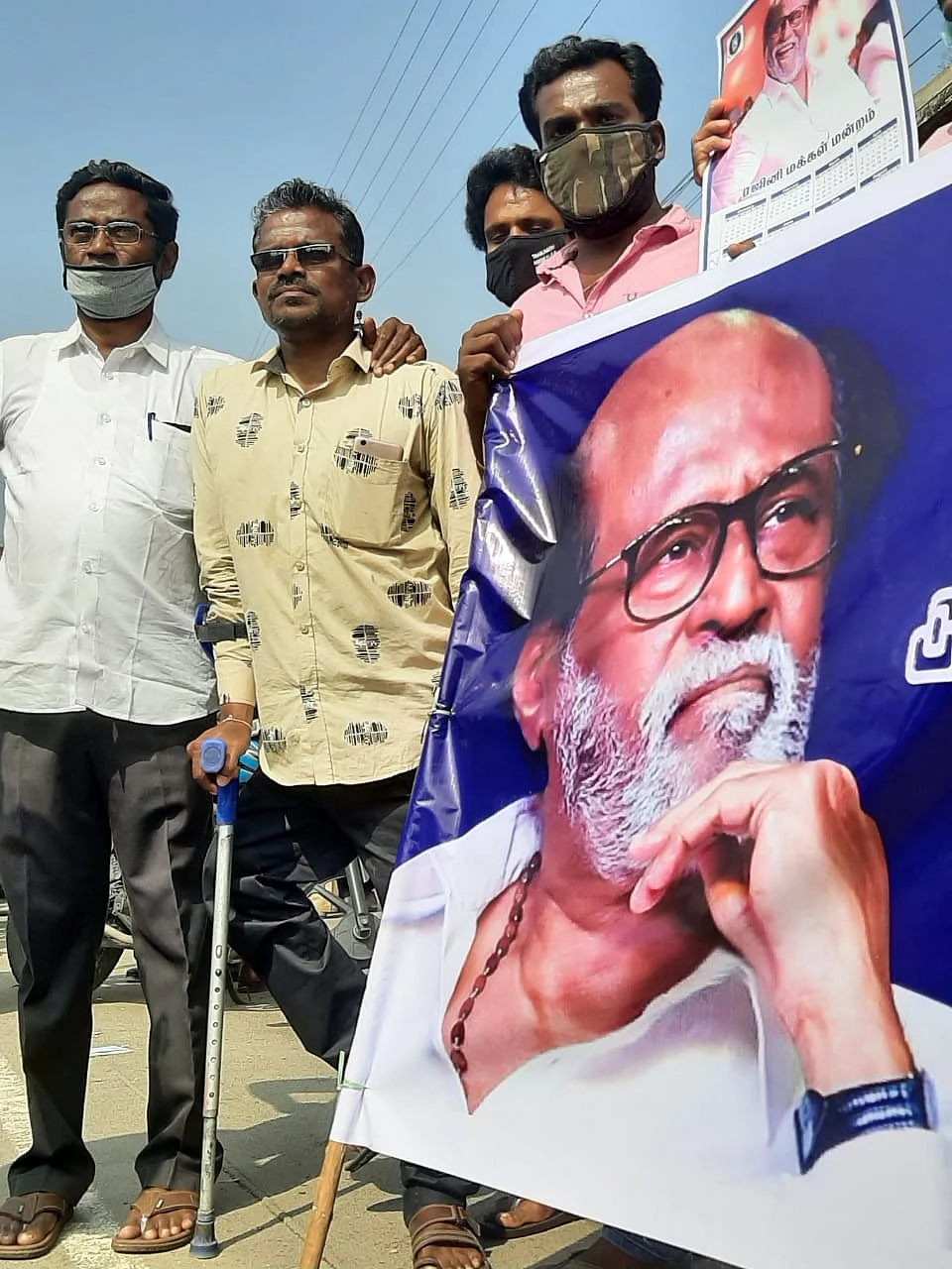 ஆன்மிக வழியில் போராடும் ரஜினி ரசிகர்கள்