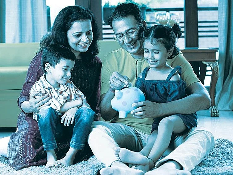 ரிஸ்க் இல்லாமல் ரிட்டர்ன்... பாதுகாப்பான சேமிப்புத் திட்டங்கள்! - மிடில் கிளாஸ் மக்களுக்கு...