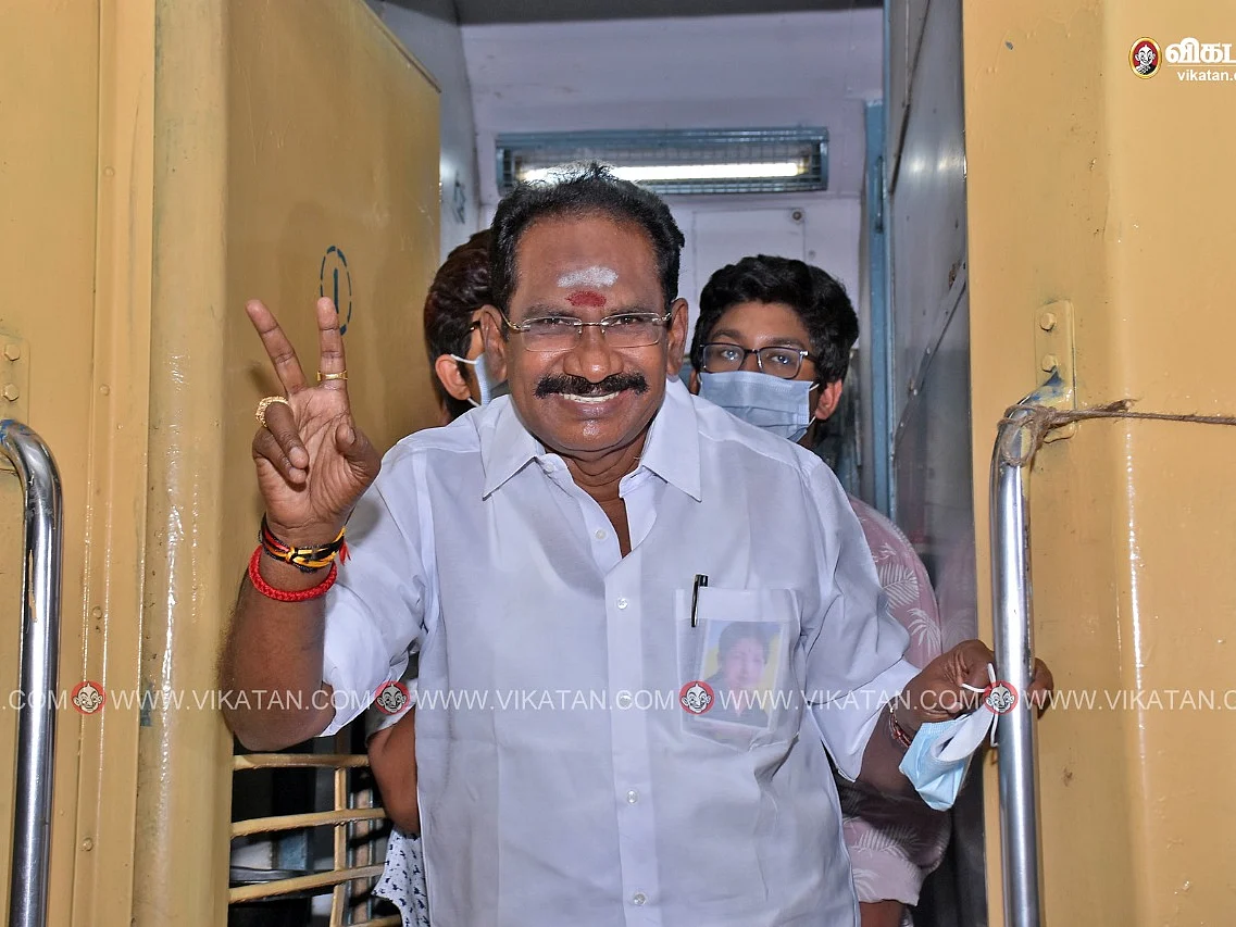 ஜெயலலிதா நினைவிடம் திறப்பு விழா: `மதுரைக்காரன் எதையும் வித்தியாசமா செய்வான்’ - செல்லூர் ராஜூ