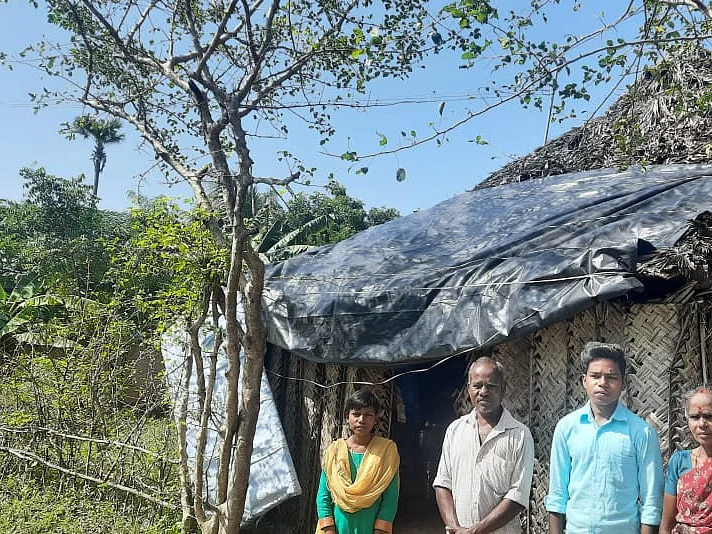 நாகை: சுமைதூக்கும் தொழிலாளியின் மகள் மருத்துவராகிறார்... நிதி உதவிய நல்லுள்ளங்கள்!