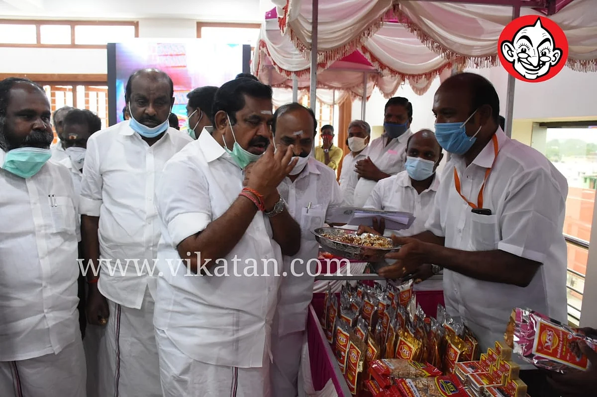 கடலைமிட்டாய் ருசித்த முதல்வர்