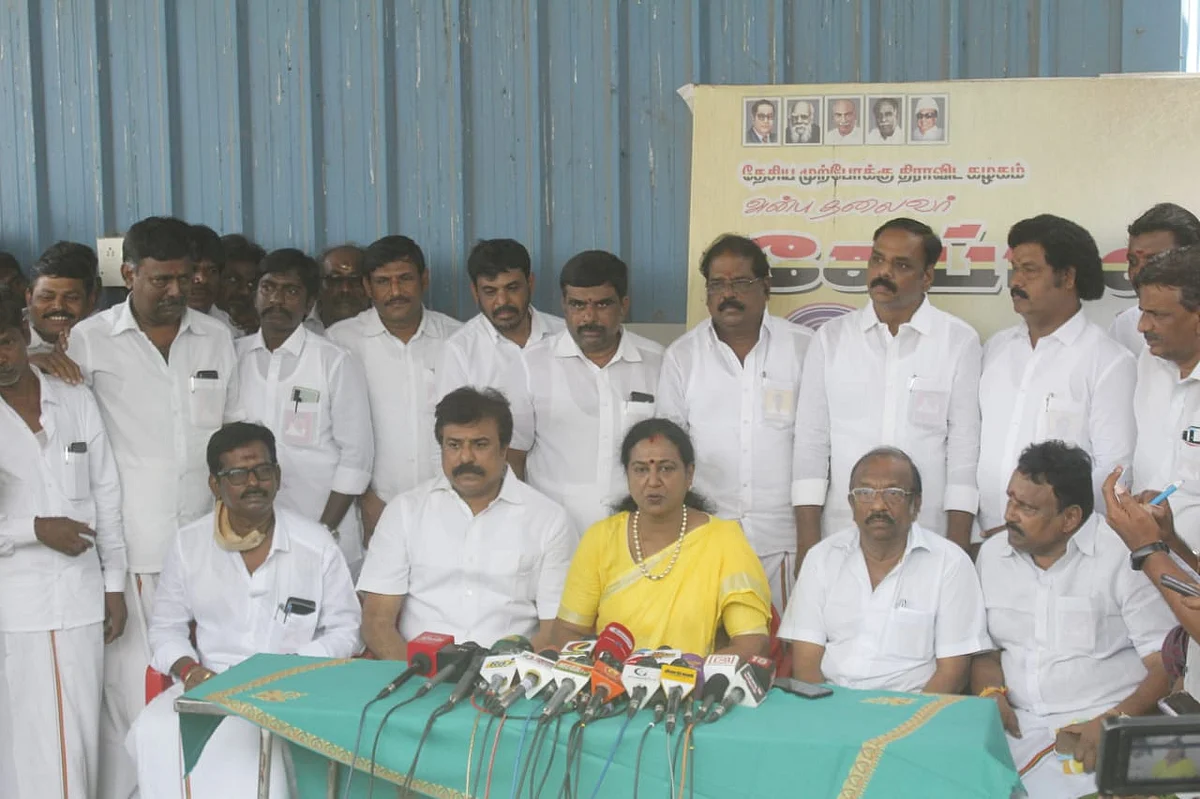 செய்தியாளர் சந்திப்பில் பிரேமலதா