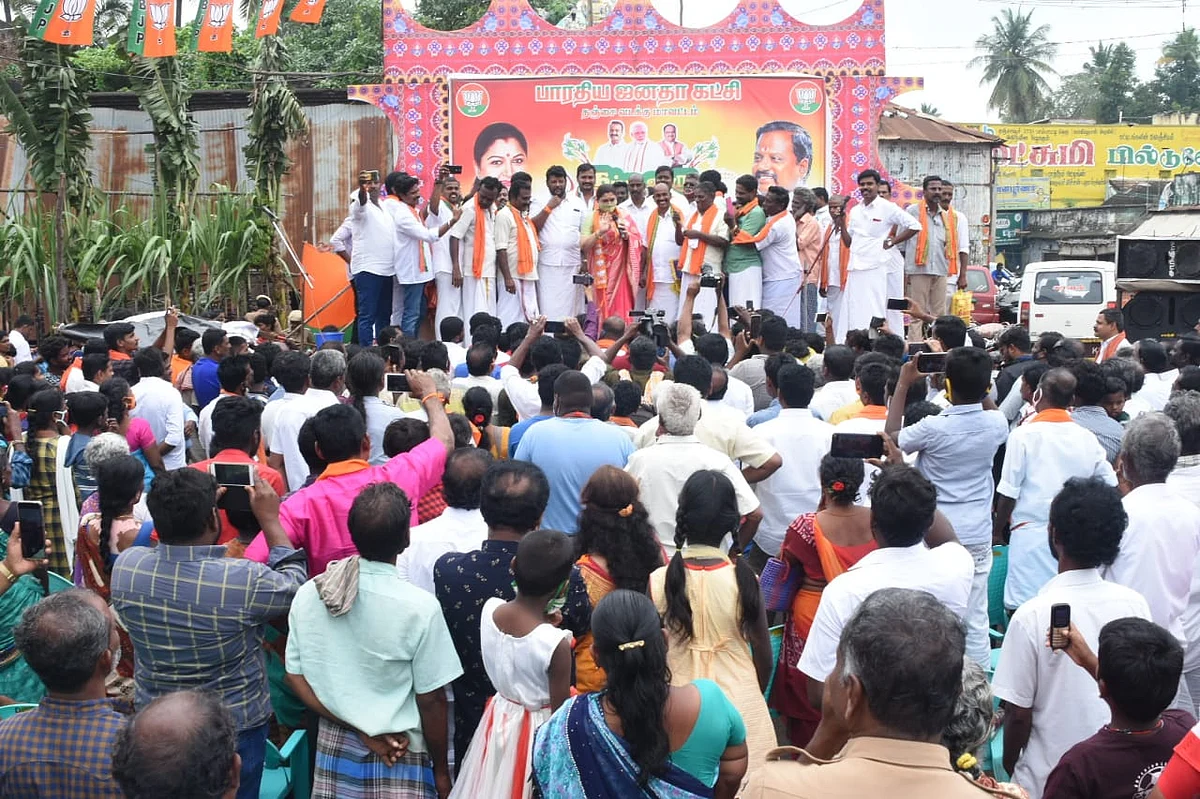 பொங்கல் விழாவில் குஷ்பு