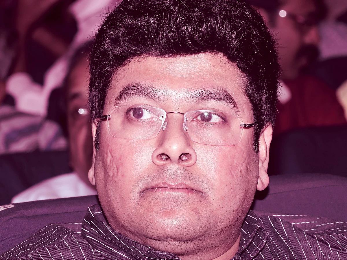 மிஸ்டர் கழுகு: பழைய புகார்... புதுச்சிக்கல்! - சபரீசனைக் குறிவைக்கும் டெல்லி