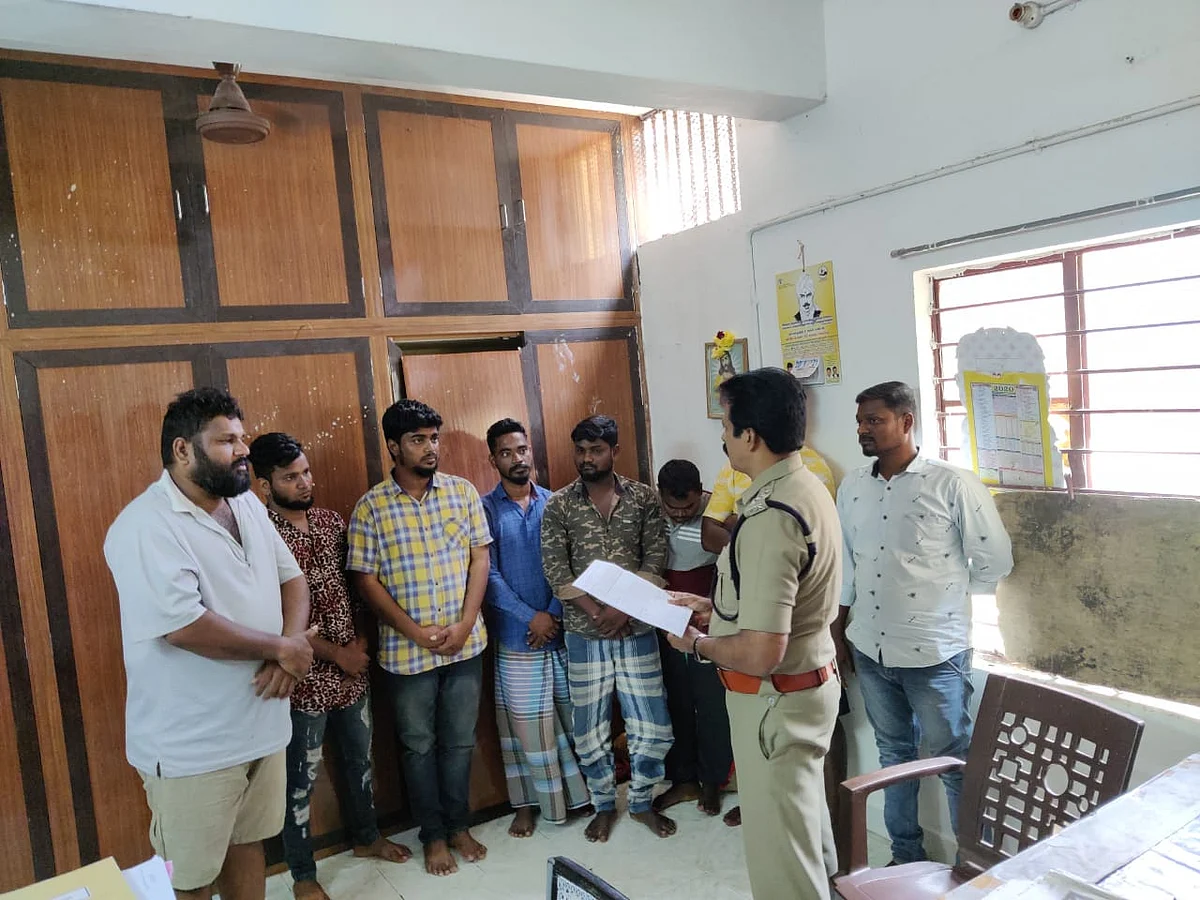 விசாரணை நடத்தும்உதவி கமிஷனர் அரிக்குமார்