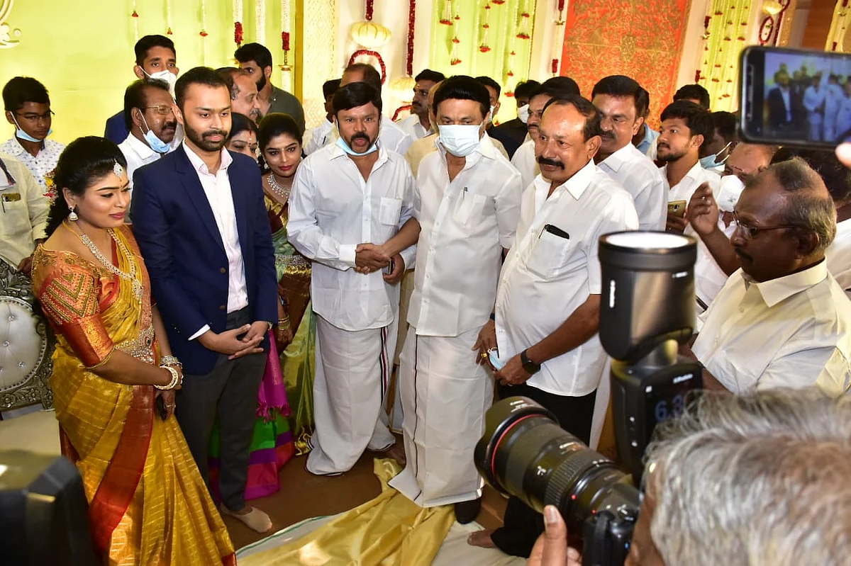 திருமண விழ◌ாவில் ஸ்டாலின்
