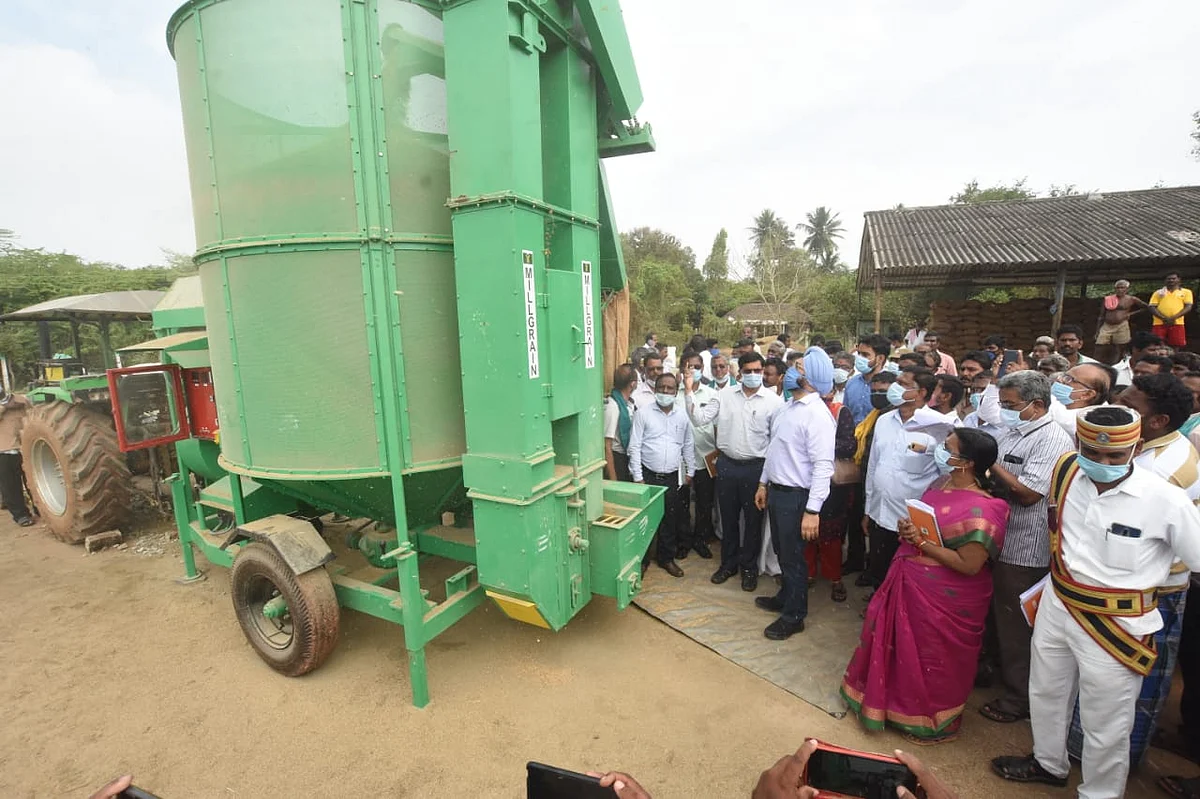 அதிகாரிகள்