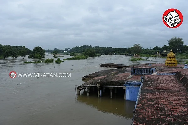 குறுக்குத்துறை கோயிலின் படகு வடிவிலான கட்டுமானம்