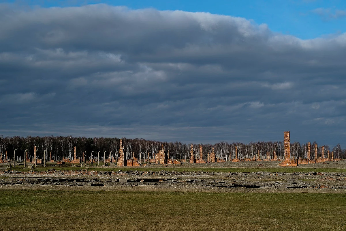 நாஜி படுகொலைகளை நிகழ்த்திய இடம் | Nazi death camp of Auschwitz Birkenau or Auschwitz II. in Oswiecim, Poland