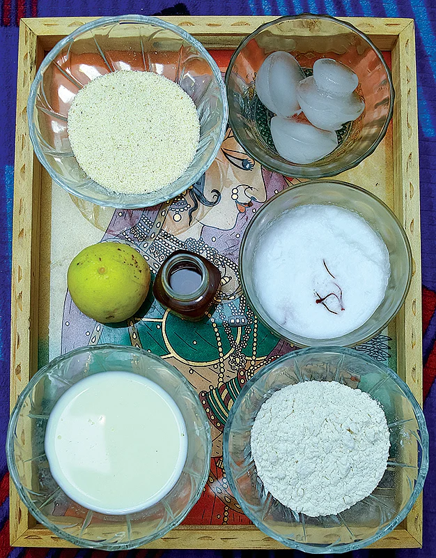 பளபளக்கும் சருமம்... நீங்களே செய்துகொள்ளலாம் ஃபேஷியல்