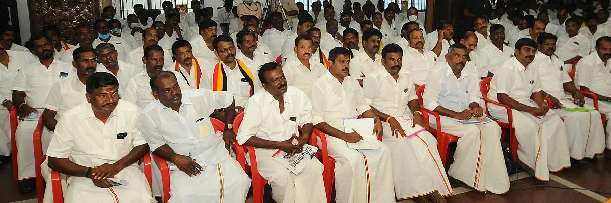 தே.மு.தி.க ஆலோசனைக் கூட்டம்