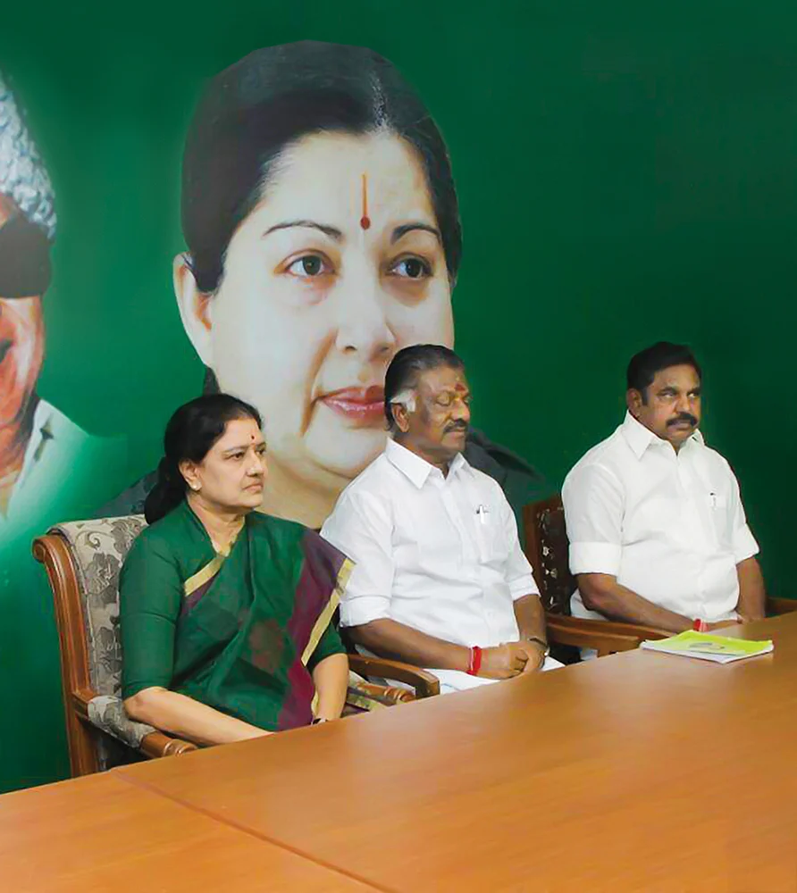 சசிகலா விதித்த 7 நிபந்தனைகள்! - அதிர்ந்த பன்னீர்... பணிந்த பழனிசாமி...