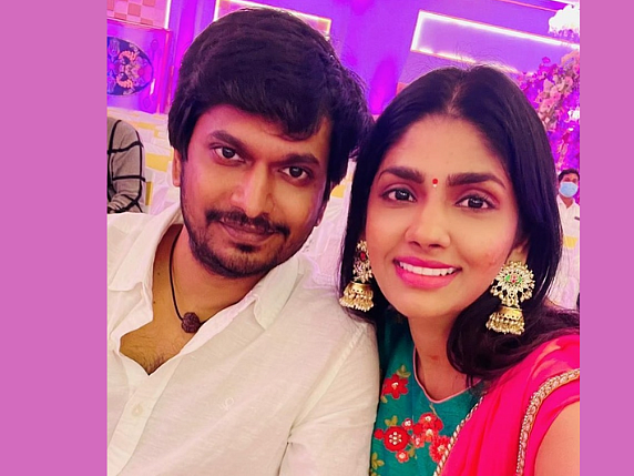 "இது கண்ணும் கண்ணும் கொள்ளையடித்தால் காதல்!" நிரஞ்சனி அகத்தியன்