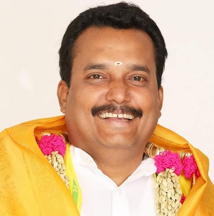 வாரிச்சுருட்டும் தி.மு.க வாரிசின் நட்புகள் முதல் திட்டித் தீர்த்த வேலுமணி வரை..! - கழுகார் அப்டேட்ஸ்