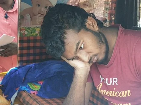நெல்லை: புற்றுநோய் பாதித்த இளைஞர் - மருத்துவ சிகிச்சைக்கு உடனடியாக உதவிய மாவட்ட ஆட்சியர்!