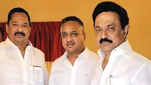 ஸ்டாலினுடன் காந்தி, வினோத்