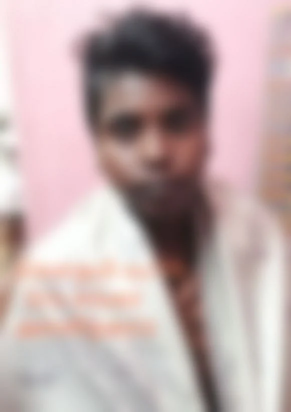 இளம்பெண்