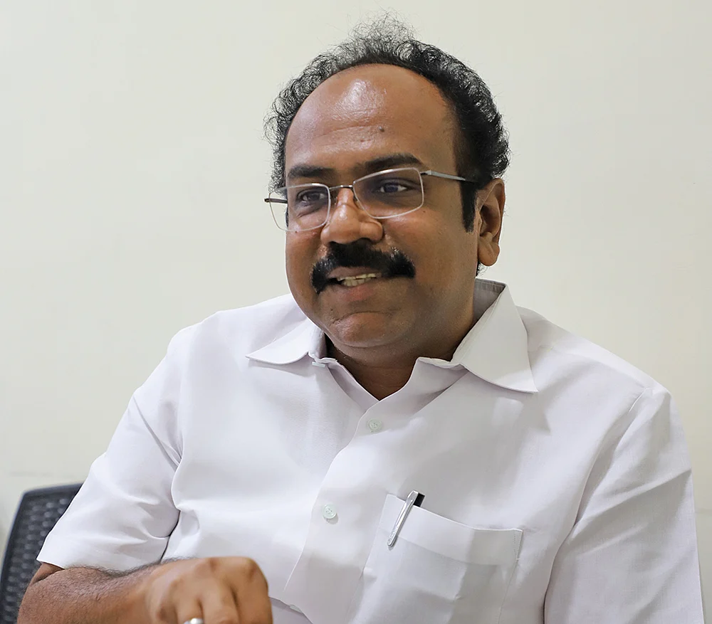 ஒன் பை டூ: அரசியல் களத்தில் தரம் தாழ்ந்து பேசுவது யார்?