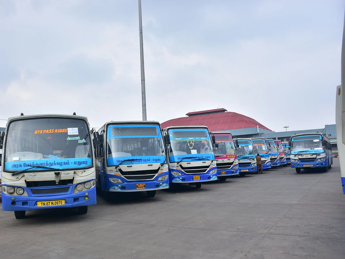 பொங்கல்: சிறப்புப் பேருந்துகள்... வெளியூர் பயணிகள்! - பரபரக்கும் கோயம்பேடு