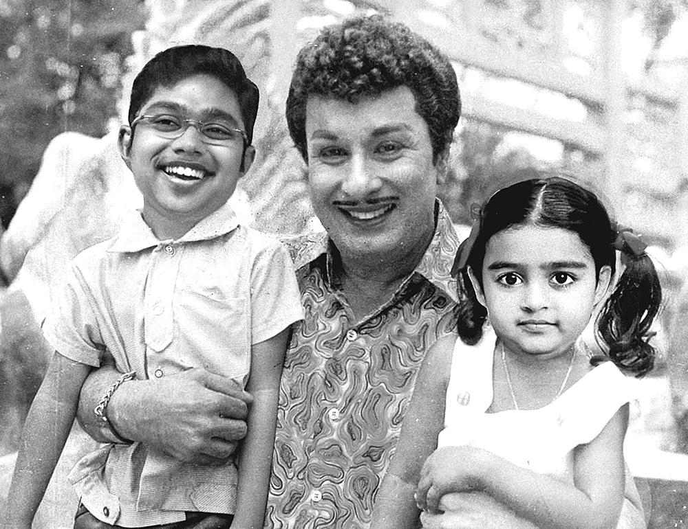 டிடிவி தினகரன் - ஜெ. தீபா
