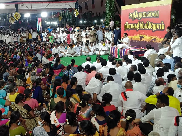 விராலி மலை: `அமைச்சரால் தொகுதிக்குக் கெட்ட பெயர்!’ - விஜயபாஸ்கரை டார்கெட் செய்த ஸ்டாலின்