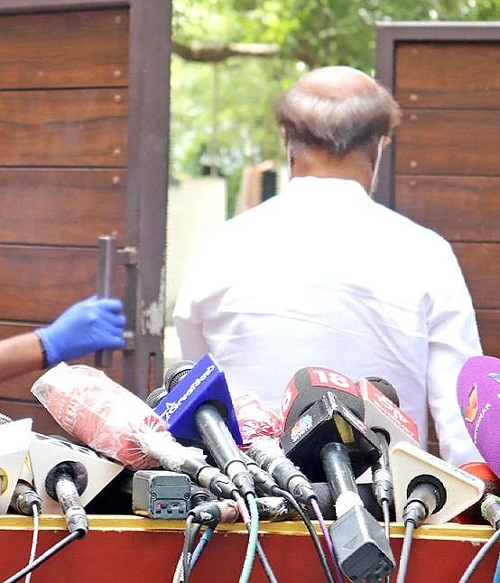 எடப்பாடி ஹேப்பி... ஸ்டாலின் ரிலாக்ஸ்!