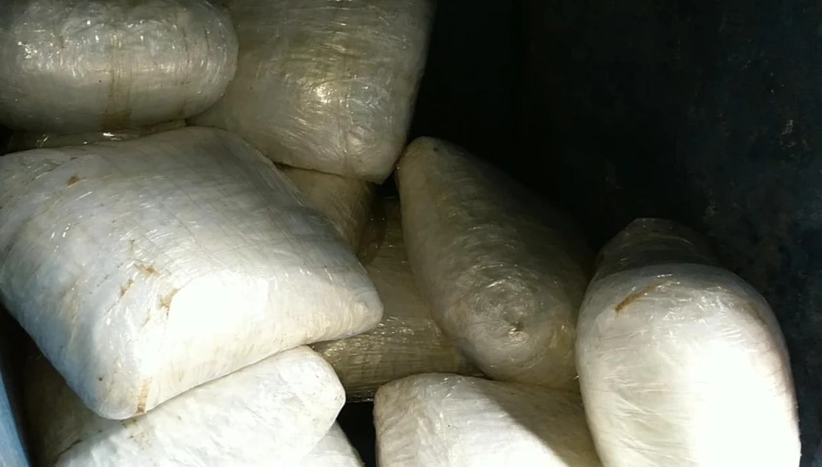 மஞ்சள் மூட்டைகள்