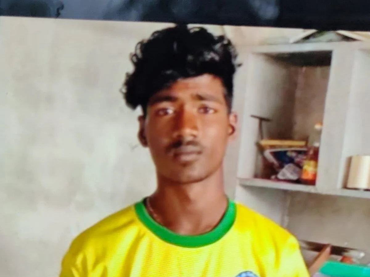 ராமநாதபுரம்: மழையில் இடிந்த வீடு... தன் உயிர் தந்து கர்ப்பிணி மனைவியை காப்பாற்றிய கணவர்!