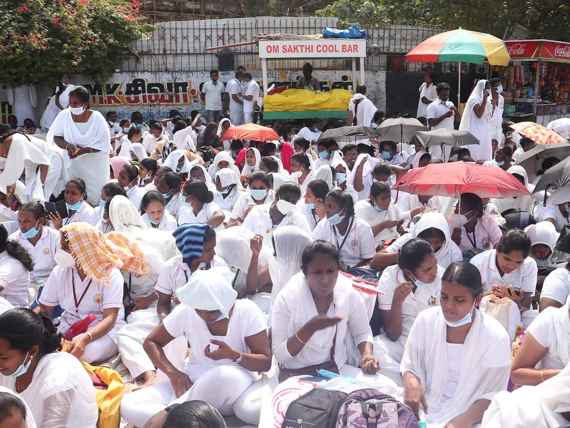 `பிப்ரவரி 3-ம் தேதி பேச்சுவார்த்தை!' - செவிலியர்கள் போராட்டத்தில் அடுத்து என்ன?